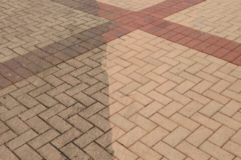 <strong>Local Driveway Cleaning</strong><br>Darnick